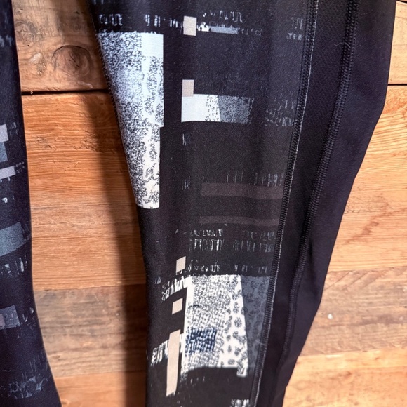 Under Armour leggings - Picture 2 of 4